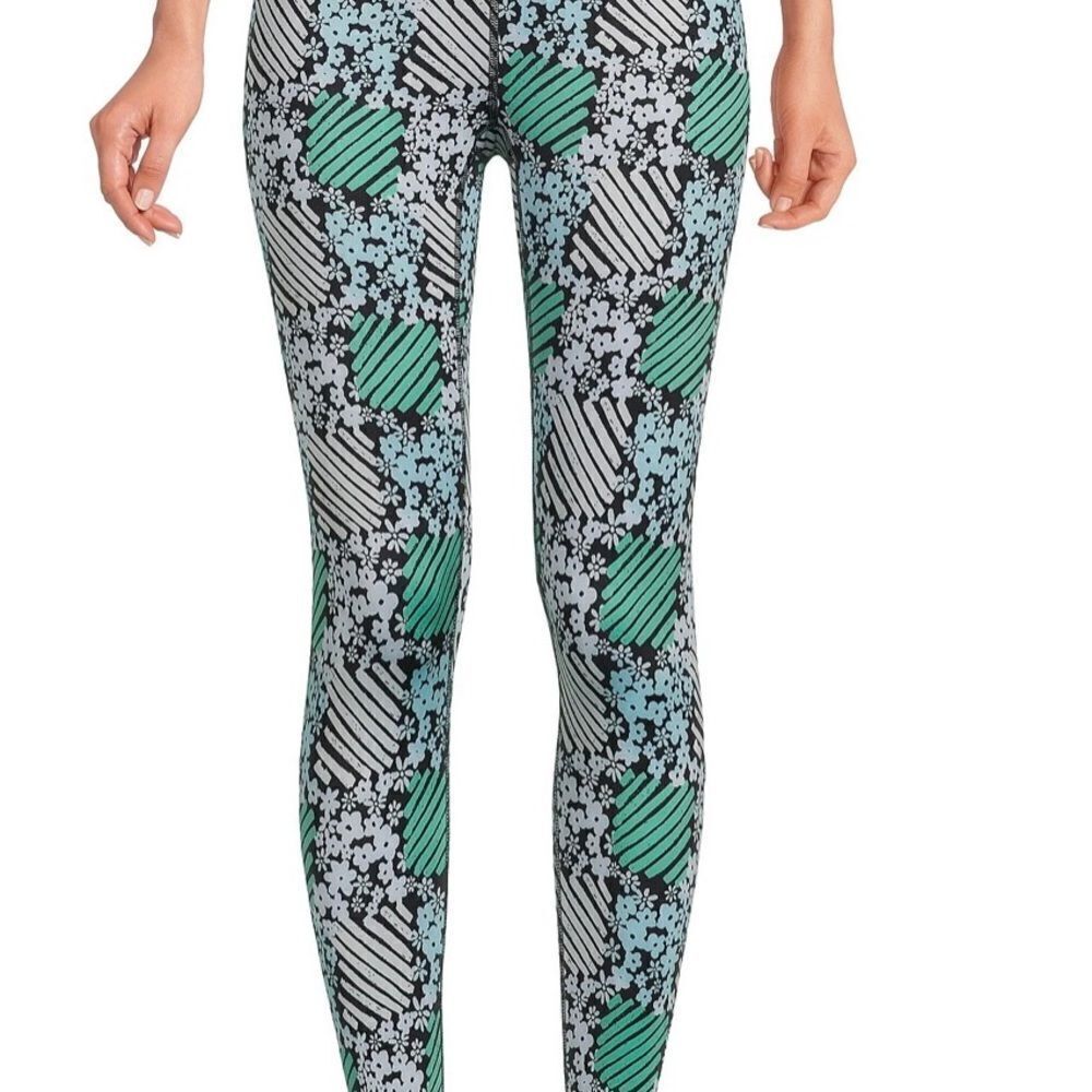 NWT FP Movement Printed Lose Control
Wrap Legging / Daisy Check size XS
NWT - Picture 6 of 12